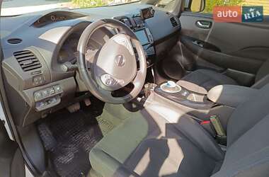 Хэтчбек Nissan Leaf 2015 в 