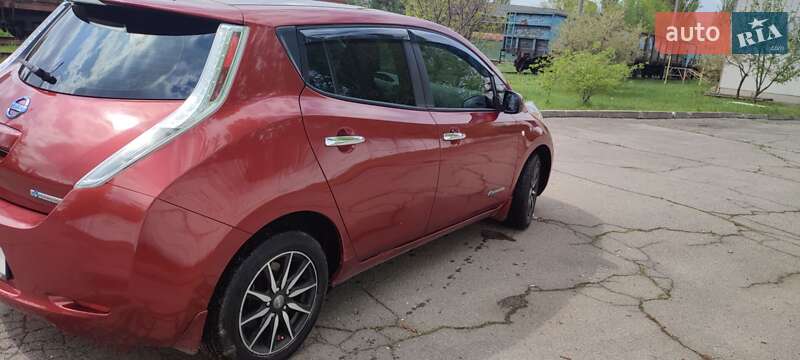 Хэтчбек Nissan Leaf 2014 в Киеве фото 3 Хэтчбек Nissan Leaf 2014 в Киеве