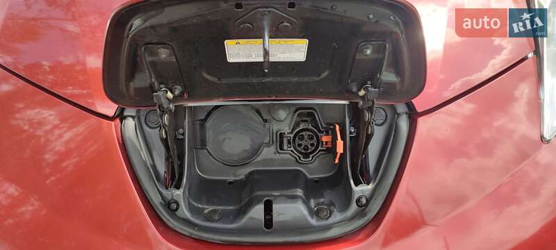 Хэтчбек Nissan Leaf 2014 в Киеве фото 7 Хэтчбек Nissan Leaf 2014 в Киеве
