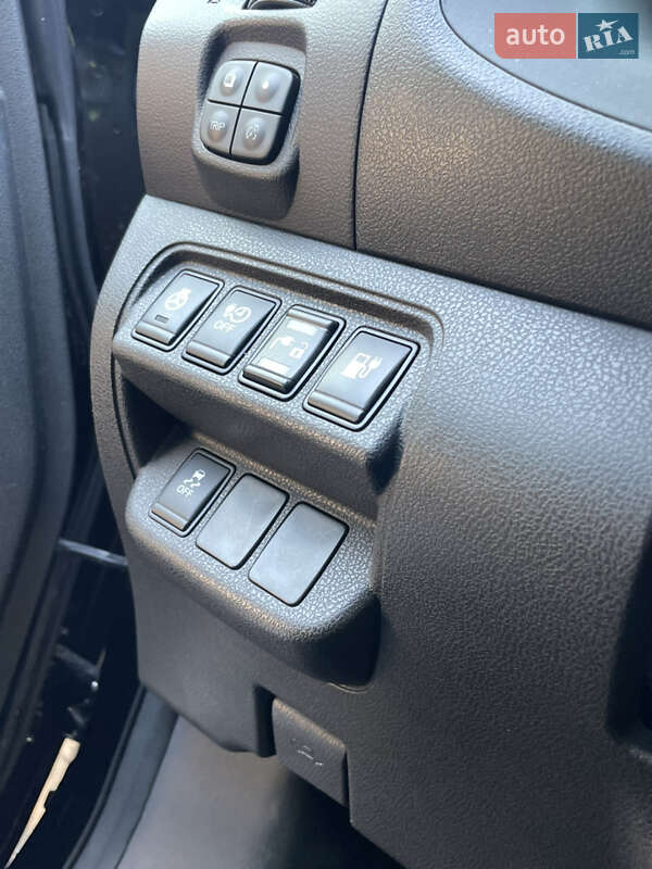 Хетчбек Nissan Leaf 2014 в Житомирі