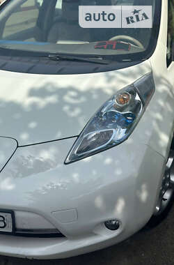 Хэтчбек Nissan Leaf 2012 в Ивано-Франковске