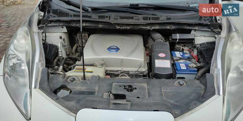 Хэтчбек Nissan Leaf 2014 в Ровно