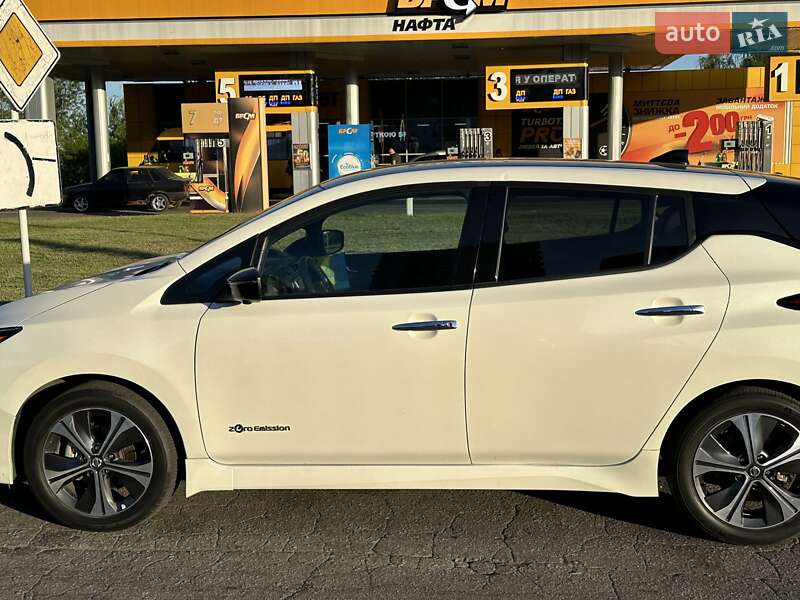 Хэтчбек Nissan Leaf 2020 в Полтаве