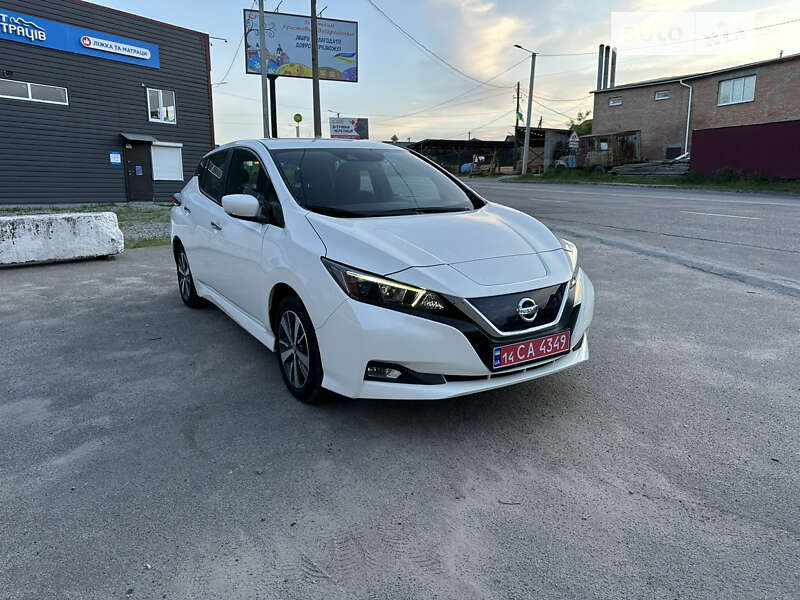 Хэтчбек Nissan Leaf 2019 в Кропивницком