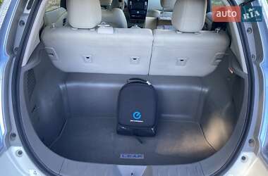 Хэтчбек Nissan Leaf 2012 в 