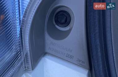 Хэтчбек Nissan Leaf 2012 в 
