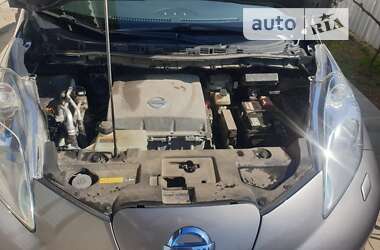 Хэтчбек Nissan Leaf 2013 в Ужгороде