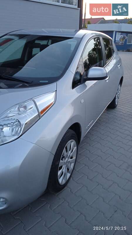 Хэтчбек Nissan Leaf 2014 в Немирове