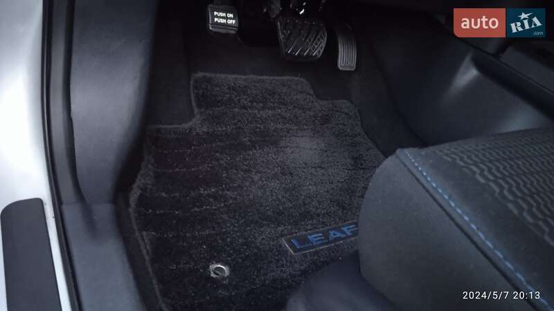 Хэтчбек Nissan Leaf 2014 в Немирове