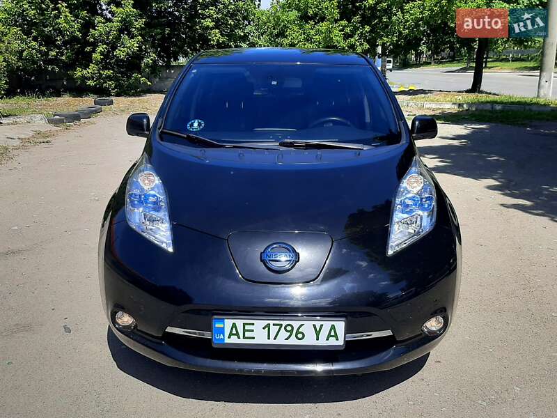 Хэтчбек Nissan Leaf 2014 в Днепре