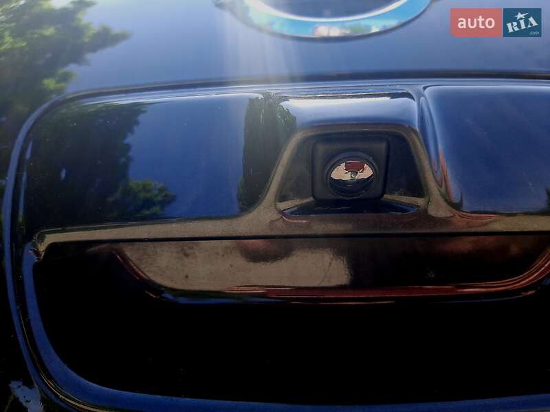 Хетчбек Nissan Leaf 2014 в Дніпрі