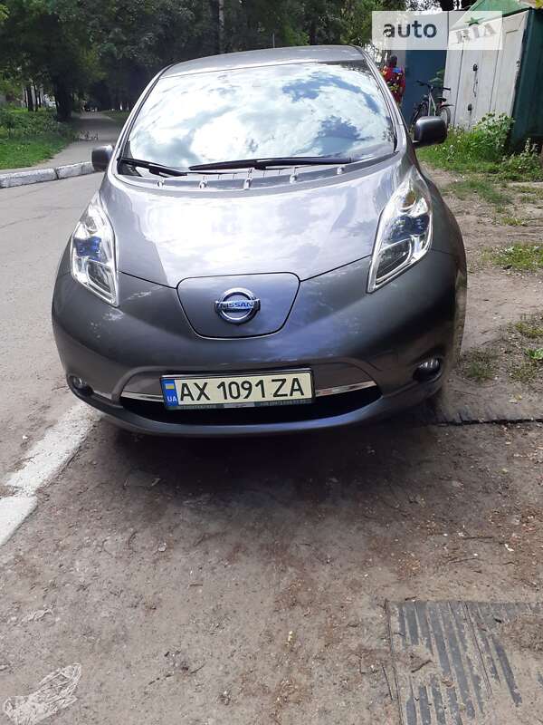 Хетчбек Nissan Leaf 2014 в Хмельницькому