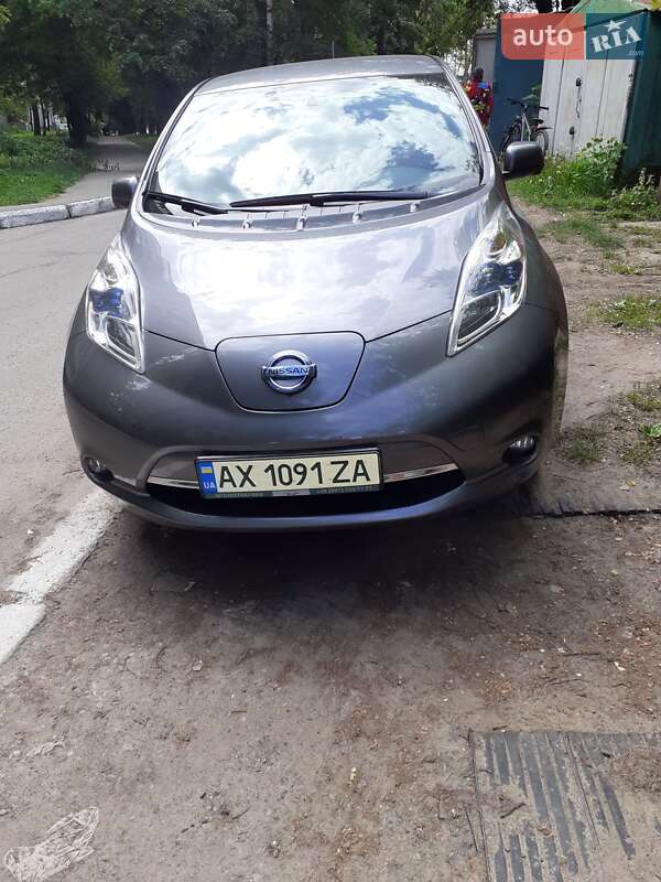 Хэтчбек Nissan Leaf 2014 в Хмельницком