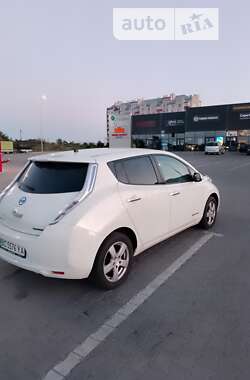 Хэтчбек Nissan Leaf 2011 в Львове