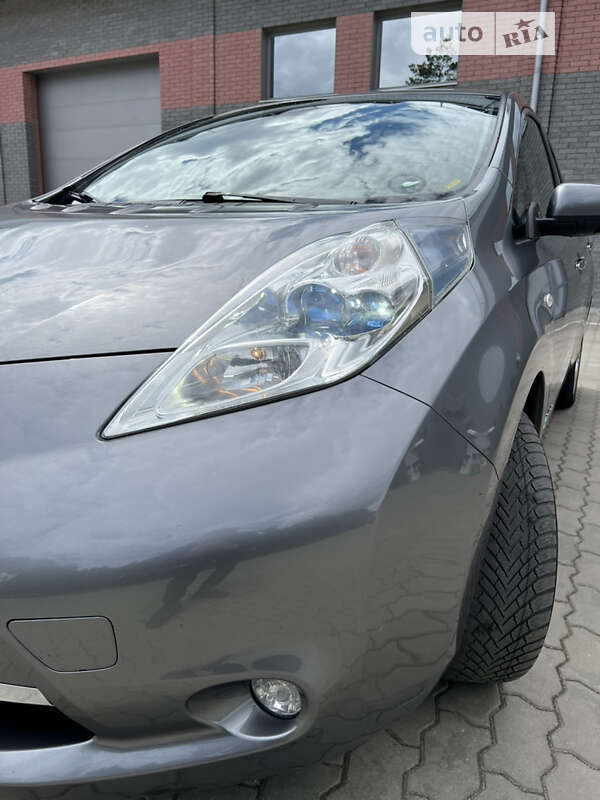 Хэтчбек Nissan Leaf 2014 в Костополе