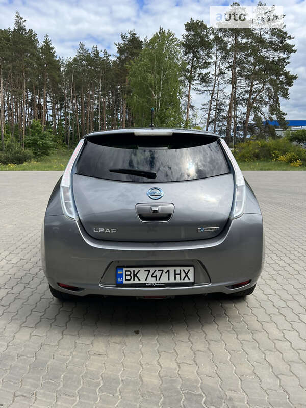 Хэтчбек Nissan Leaf 2014 в Костополе