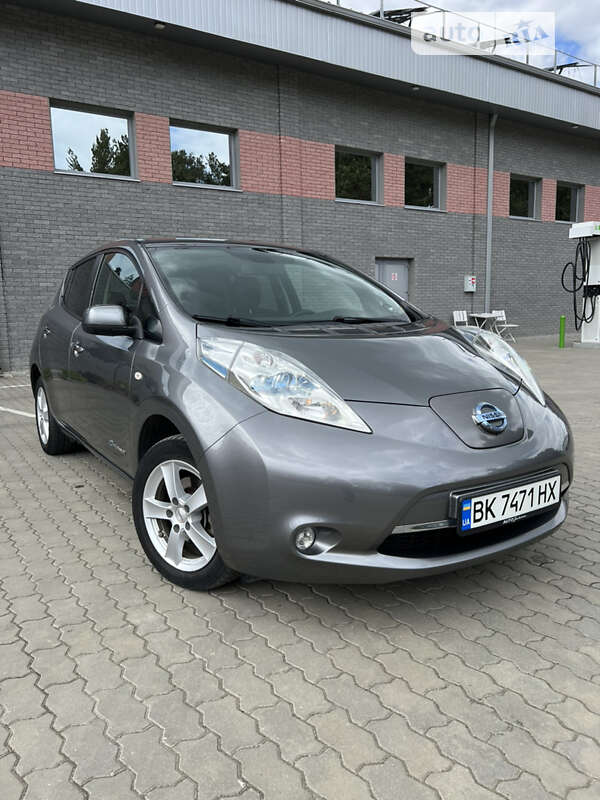Хэтчбек Nissan Leaf 2014 в Костополе