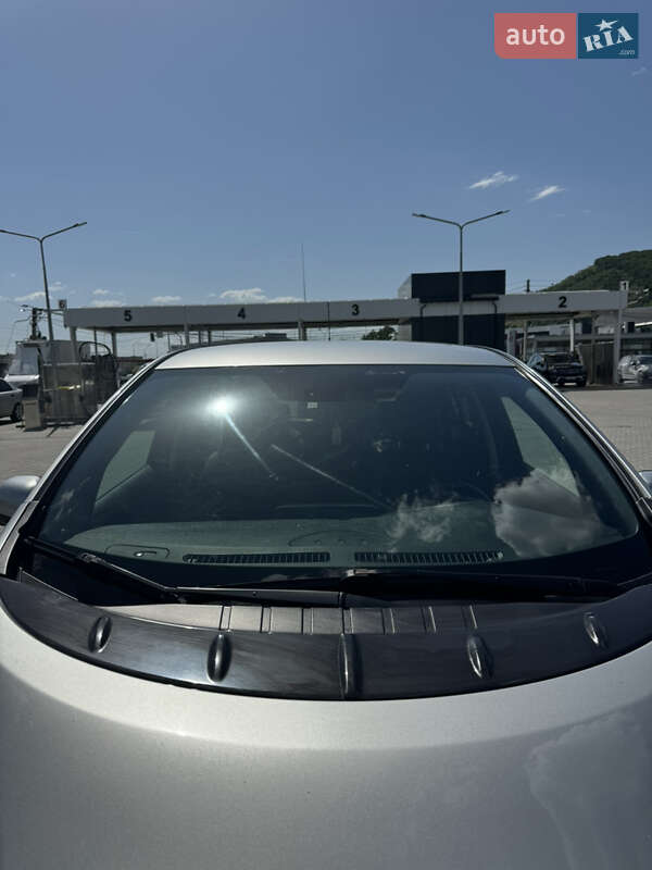 Хэтчбек Nissan Leaf 2016 в Мукачево