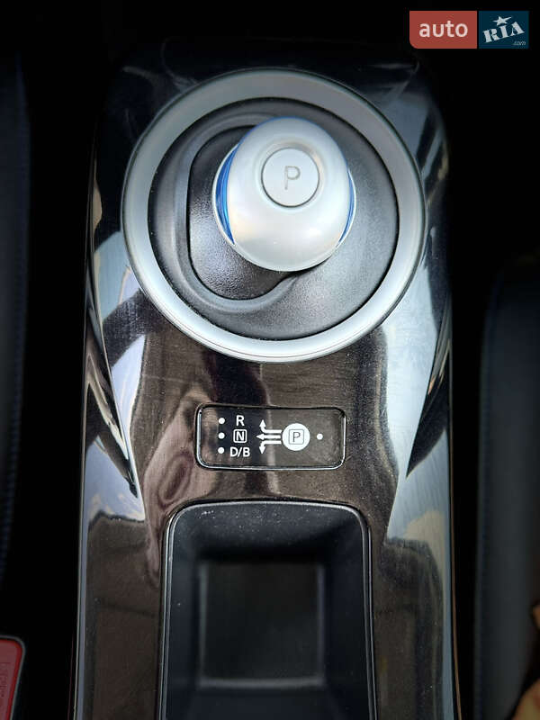 Хэтчбек Nissan Leaf 2016 в Мукачево