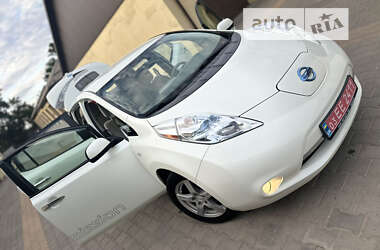 Хэтчбек Nissan Leaf 2012 в Измаиле