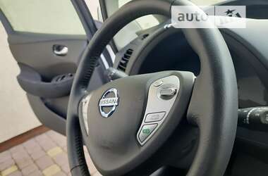 Хэтчбек Nissan Leaf 2015 в Луцке