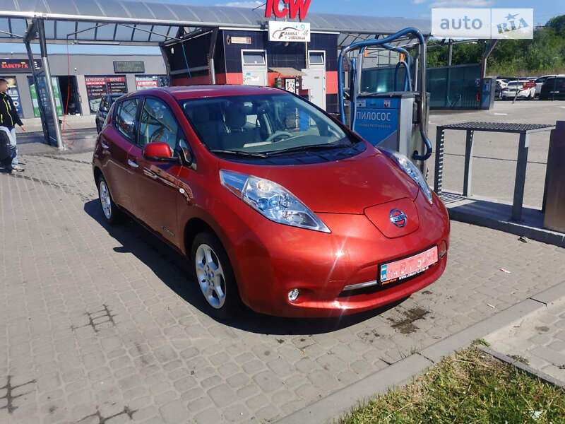 Хэтчбек Nissan Leaf 2011 в Львове