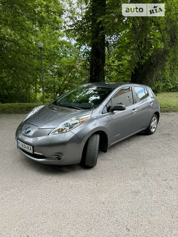 Хетчбек Nissan Leaf 2015 в Обухові