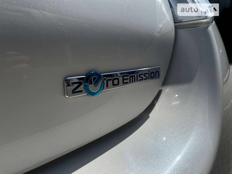 Хэтчбек Nissan Leaf 2014 в Львове