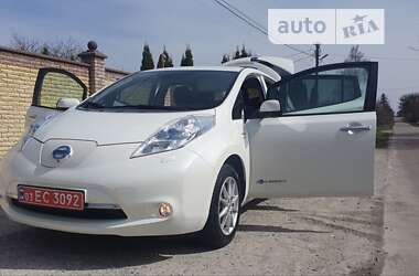 Хэтчбек Nissan Leaf 2015 в Ровно