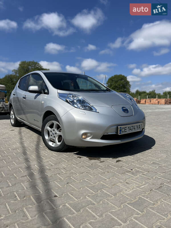 Хэтчбек Nissan Leaf 2012 в Сокирянах