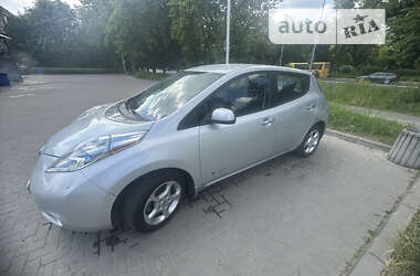 Хэтчбек Nissan Leaf 2014 в Львове