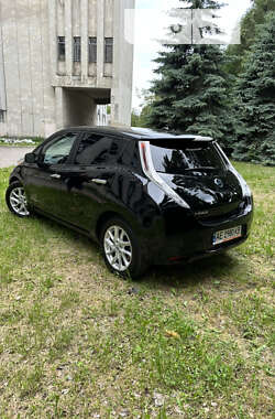 Хетчбек Nissan Leaf 2014 в Дніпрі