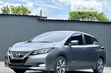 Хэтчбек Nissan Leaf 2018 в Каменском