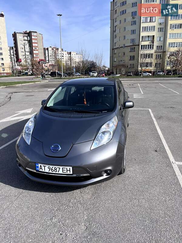 Хетчбек Nissan Leaf 2015 в Івано-Франківську