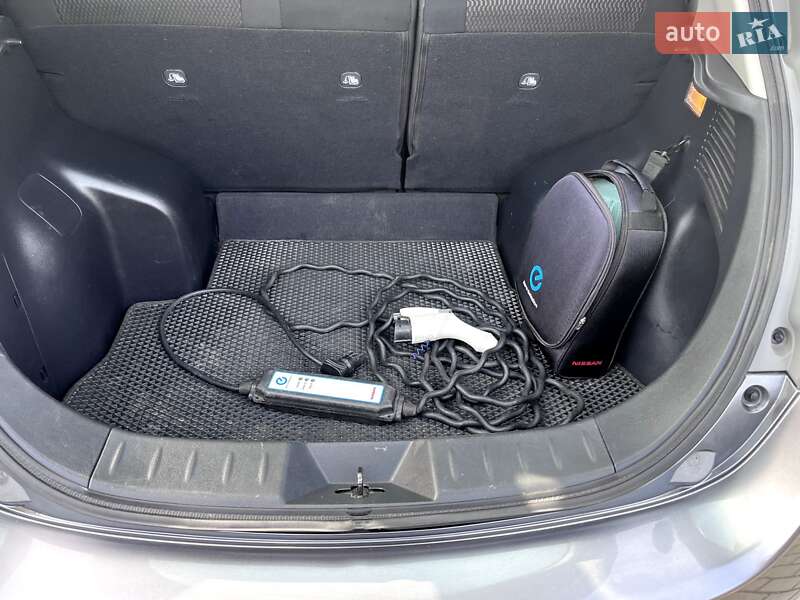 Хетчбек Nissan Leaf 2015 в Івано-Франківську