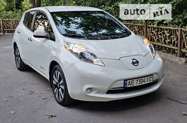 Хэтчбек Nissan Leaf 2013 в Днепре