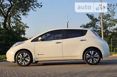 Хэтчбек Nissan Leaf 2013 в Днепре