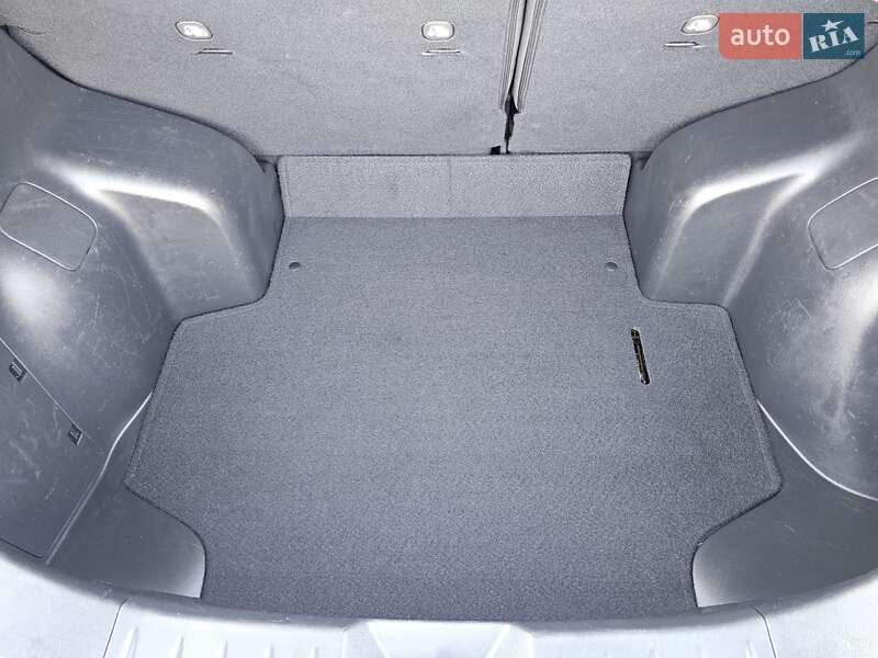 Хетчбек Nissan Leaf 2013 в Дніпрі