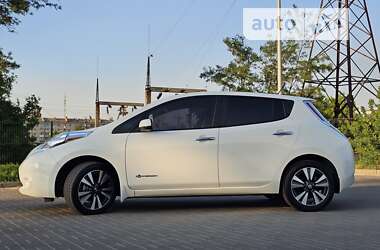 Хэтчбек Nissan Leaf 2013 в Днепре