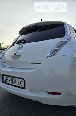 Хэтчбек Nissan Leaf 2013 в Днепре