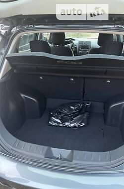 Хетчбек Nissan Leaf 2017 в 