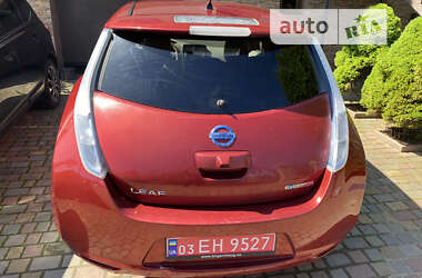 Хетчбек Nissan Leaf 2012 в Чернівцях