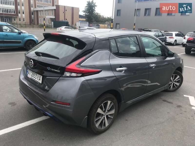 Хэтчбек Nissan Leaf 2021 в Киеве