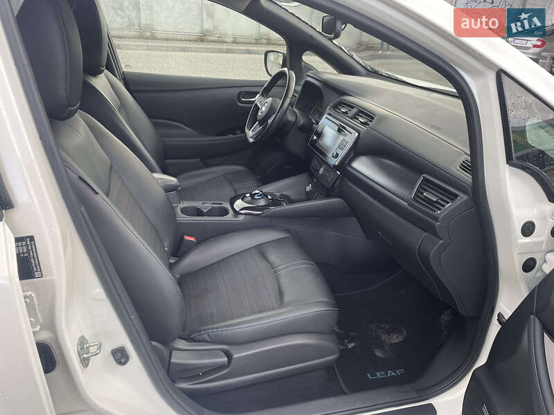 Хетчбек Nissan Leaf 2018 в Павлограді