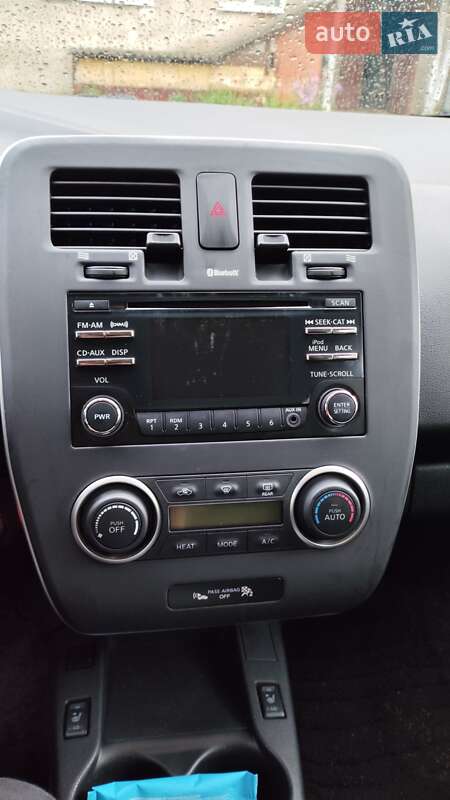 Хэтчбек Nissan Leaf 2013 в Луцке