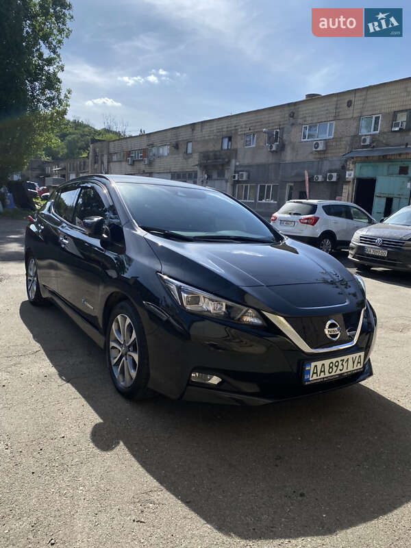 Хетчбек Nissan Leaf 2018 в Києві