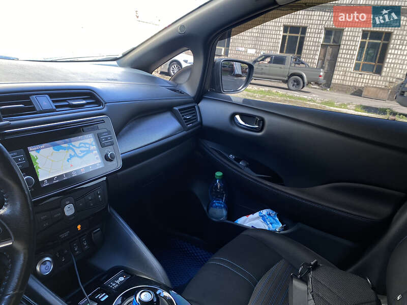 Хетчбек Nissan Leaf 2018 в Києві