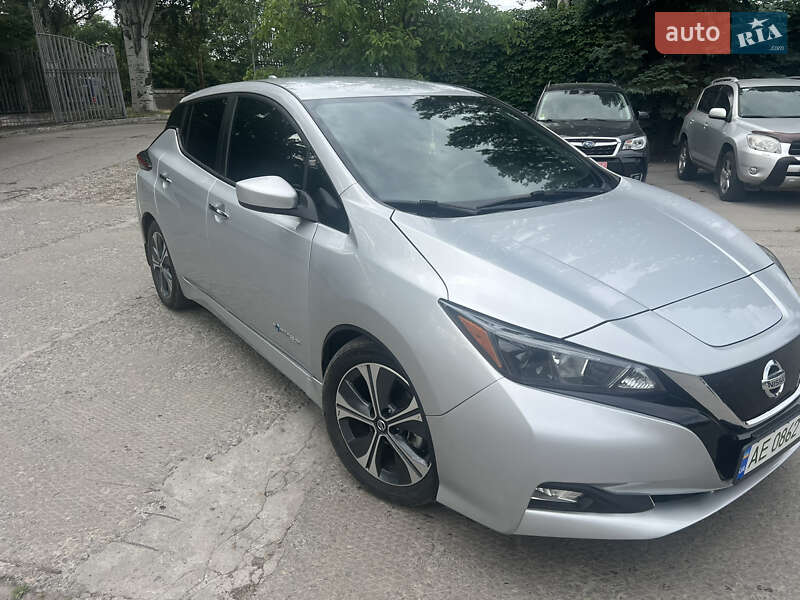 Хетчбек Nissan Leaf 2019 в Дніпрі