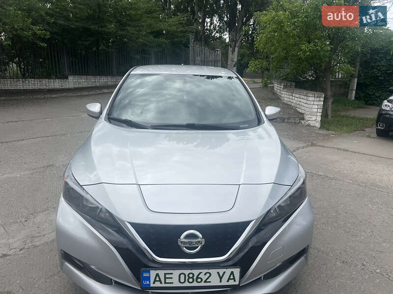 Хетчбек Nissan Leaf 2019 в Дніпрі