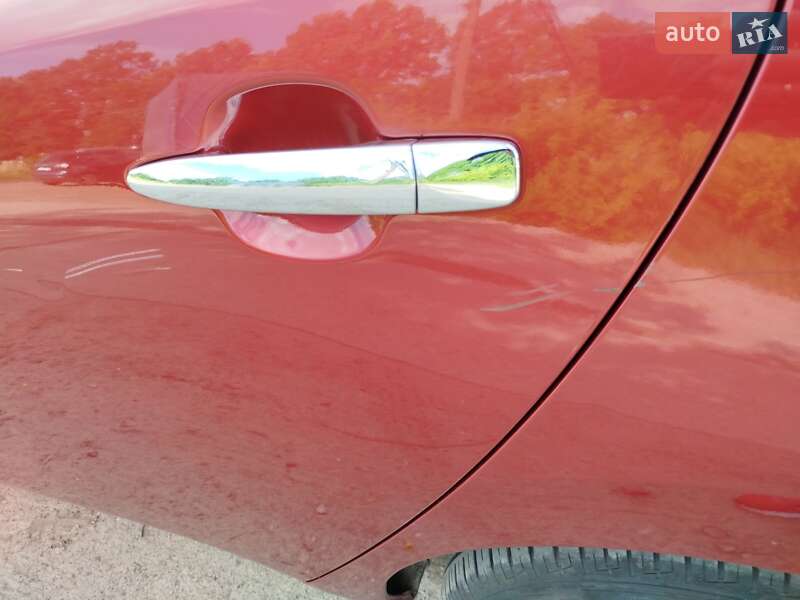 Хэтчбек Nissan Leaf 2014 в Львове